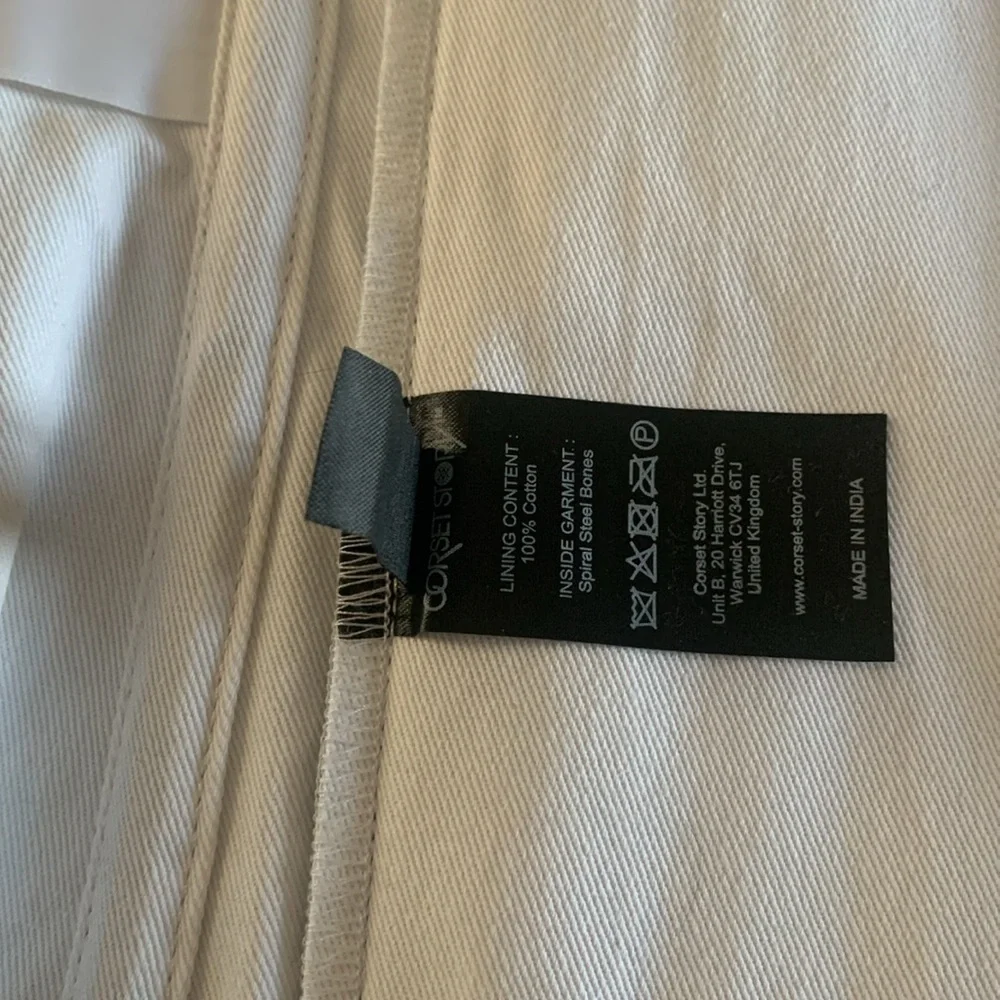 Corset Story new wtag